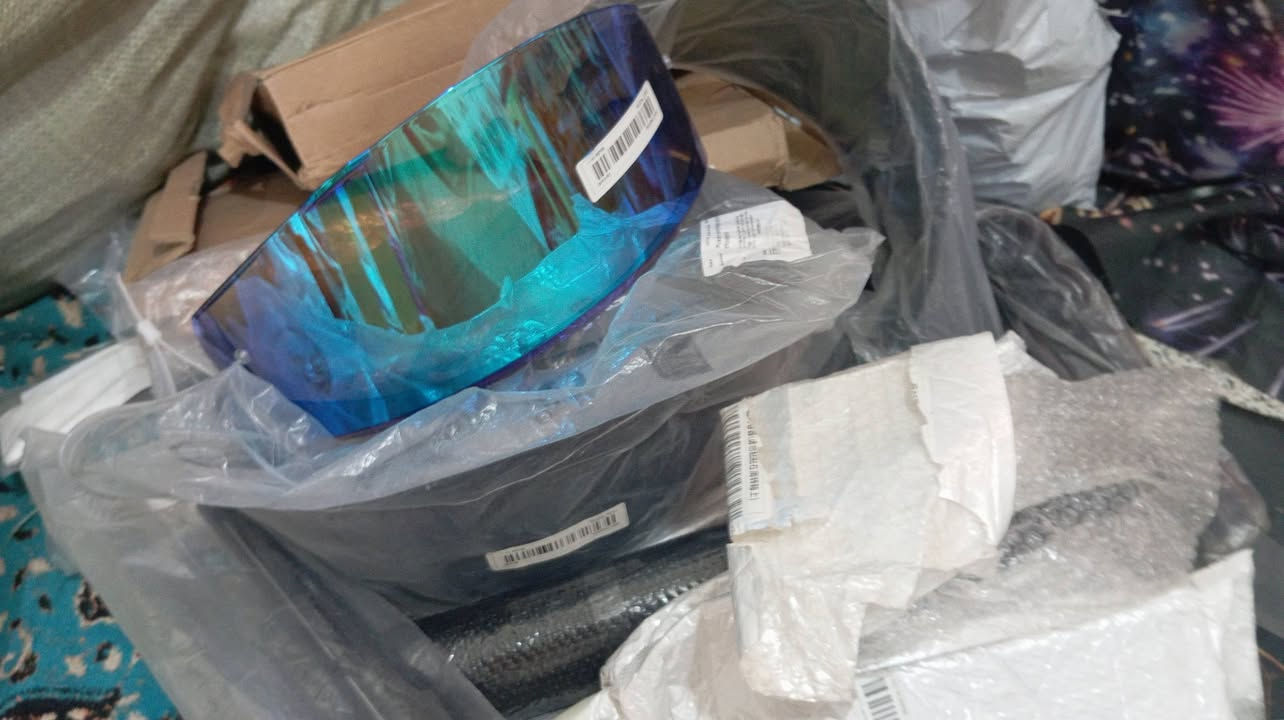 السلام عليكم عندي غراض امزون للبيع الي يرد يشتري خلي يتصل بالرقم ***********
