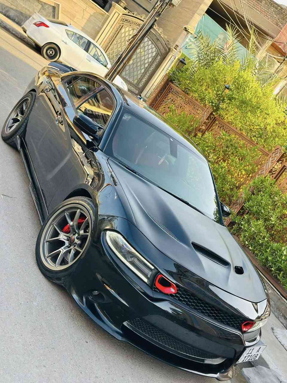 السلام عليكم جارجر السعر 173
2018 rt 5.7
سياره كلش جديده كير مكينه كشر 
كفاله وشرط الفحص قطرت صبغ ماكو ب سياره  ومكانين بارد سياره جديده وعله ايدي ماشيه 85k وعليهه اضافات هواي
مواصفات 
شاشه جبيرا شفتات
كشنات احمر بلاد حضن
شاشة ابل كار بلي
دبات كورسه 
برمجه مصطفى ايگل 
وبعد بيهه هواي مواصفات 
بغداد ***********
