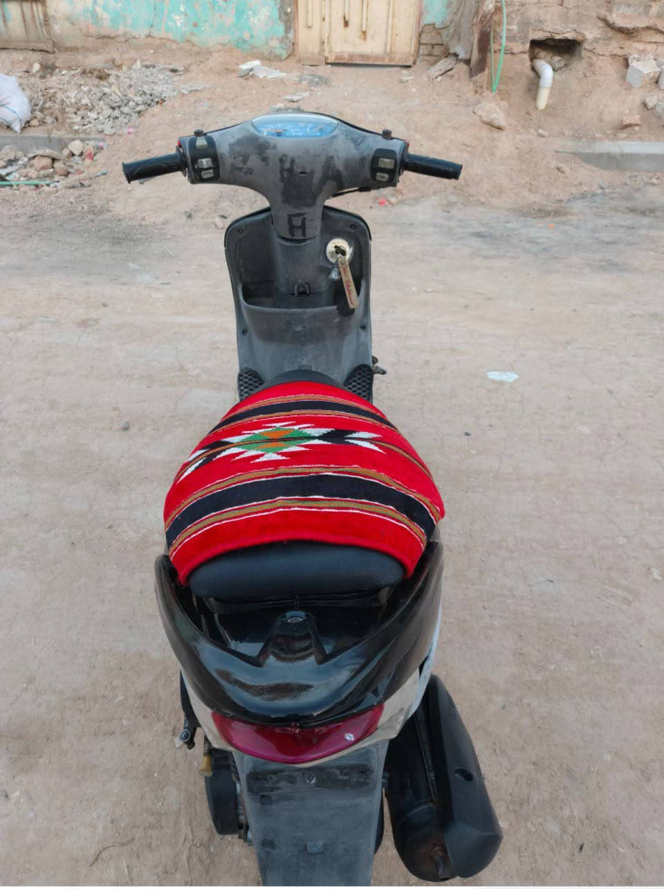 سلام عليكم  ماكس منغولي بلاديه دراجه حاويه برغي مامفتوح بيها كهربائيات كلها شغاله عالي وناصي اشاير يمنه ويسره سلف وهندر  المكان نجف ***********
