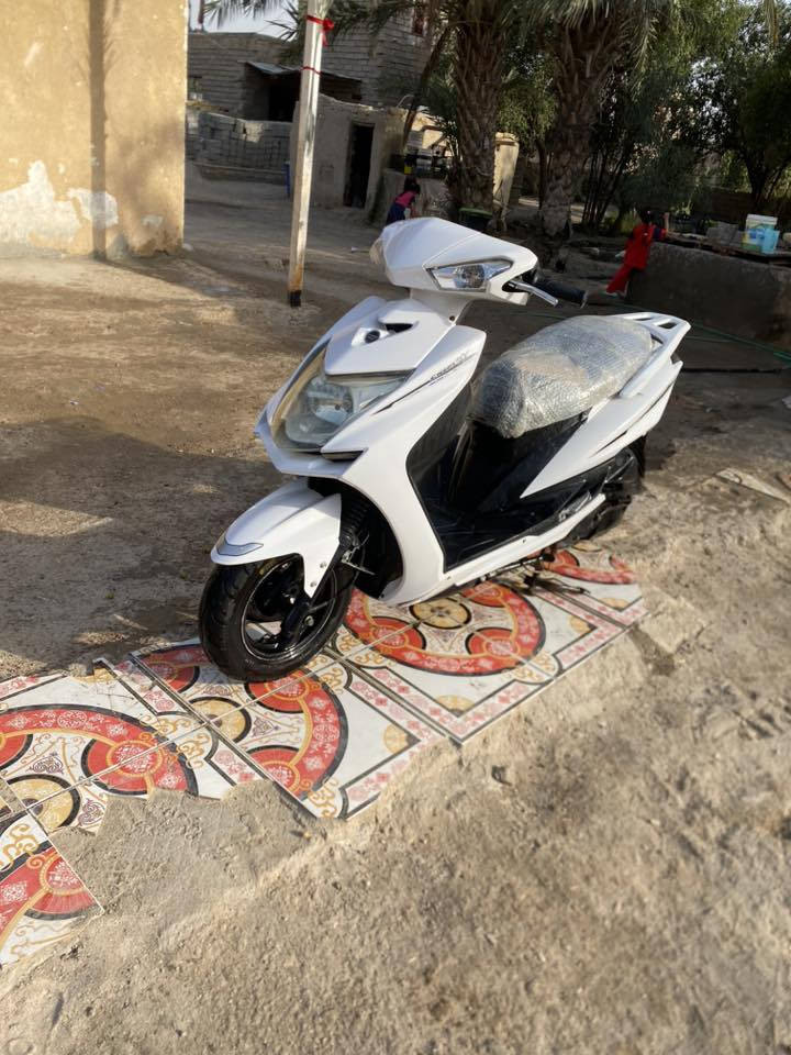 سلام عليكم دراجه سكنس ياباني دراجه جاهزه وخير من الله كلشي بيه شغال كهرباء كله شغاله نكره سلف مكينه ما مفتوح كلشي ما نقصه مكنيه لا تبخر ولا تنقص سحبه كلش حلوه نهضه ومعدل يخبل سعر 425بيه مجال مكاني البصره قضاء القرنه ‭٠٧٨٧ ١٧٠ ٧٠٥٩‬
