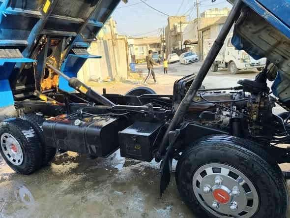 للبيع السيارة مديل ٩٣  بغداد إنكليزي بسمي مدور ثاني يوم السيارة جديدة مكينة ١٣ بدون تنقيص ولا تبخير ***********
