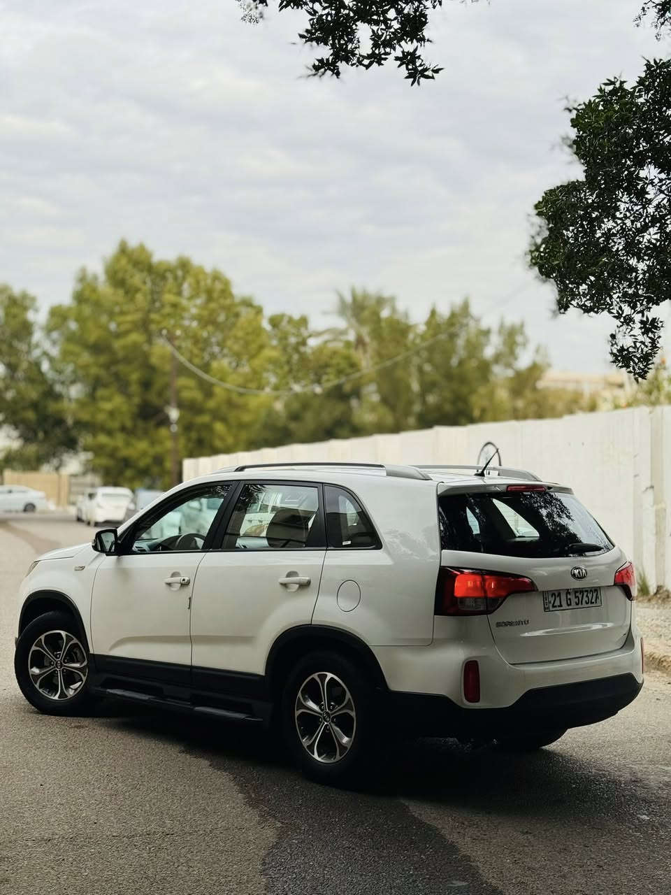 السلام عليكم
سورنتو 2013 خليجي 
مكينه 2.4L دوش
عليها منضومه غاز يعني انسه شي اسمه صرف 
٧ راكب السياره
٣ قطع تبريد
فول تحكمات سترين
حساسسات خلفيه
كامره دواره
نضام نزول منحدرات
اشاير بل مري 
كير مكينه تبريد صدر كله كفاله
بيها صبغ باب السايق وال باب الي وراها اثر شخط والباب الخلفي كلير ملاون 
رقم سليمانيه وكاله عامه ب اسمي
السعر 163 وبيها مجال 
العنوان بغداد اعضميه شارع عمر
***********
