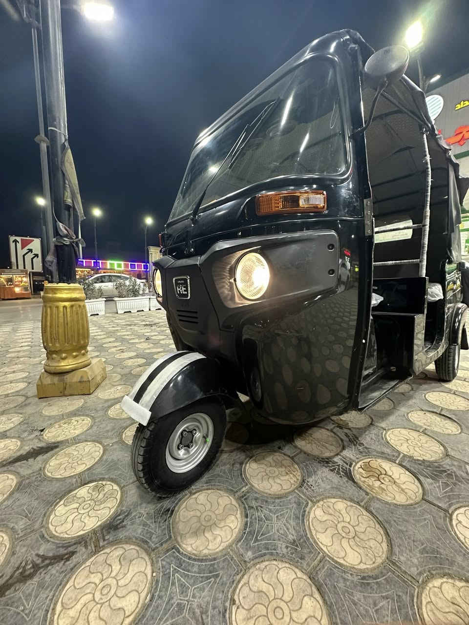 م عليكم تكتك للبيع 2020 كفاله عامه مابيه قطره صبخ ولا بارد لا معمره دوس تكتك خير من الله كيلو متر بعده مربوط ول هندر ما مملوص بيه شخوط 
سعر خاص ✅
مكاني 📍بغداد جديده 
هاتف 📞.  ***********
