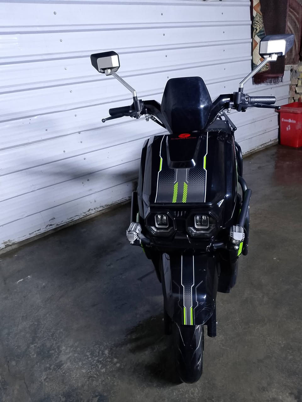 دراجه شحن
Mini hammer سرعه 90 
6بطاريات 32 امبير ليثيوم
زينون لايت 
ملف 2000
وصل الشركه موجود موحل
الشاشه مال دشبول بس تشكل يرادلها تصليح 
السعر 850
واتساب ***********
