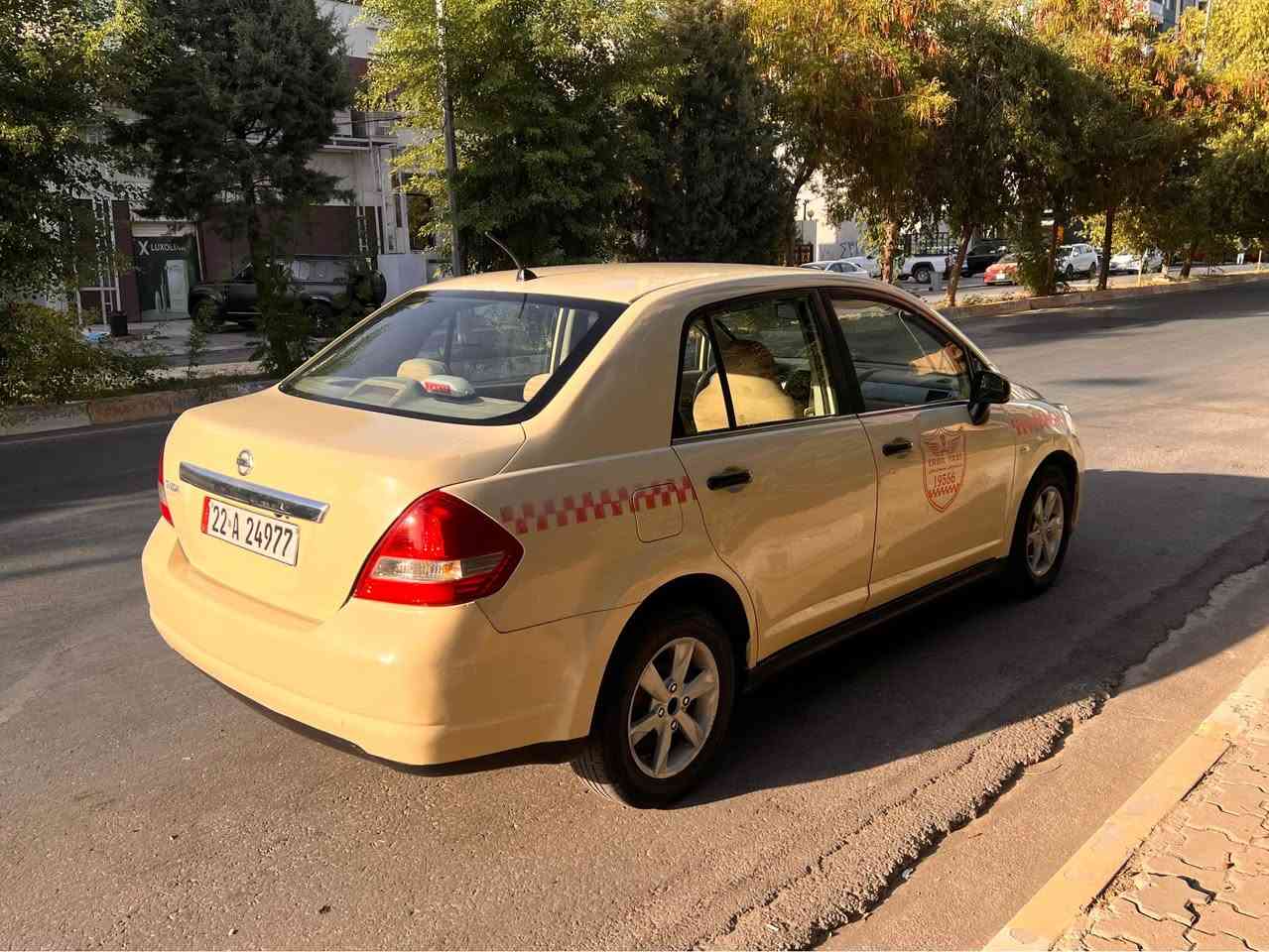 نیسان تیدا تاکسی ٢٠١٢  ، ٢ پارچە  بۆیاغ ،٤ پارچە تەعدیل ،   پشتی جەمبەکی خەفیفی هەیە ژۆرێ نەگرتیە  ،سەنەوی و هەزە تازەیە  رەقەم باریک ، غرامەی نیە سعری ١٢٠ وەرەقە و معامەلە .شوێن : هەولێر
*********** أربيل, العراق
