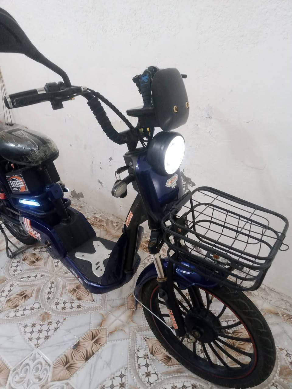 سلام عليكم بايسكل شحن مديل2025 مستعمل قليل للبيع سعر350وبيه مجال قليل المكان الشطره الرقم ***********وبخدمة الشراي
