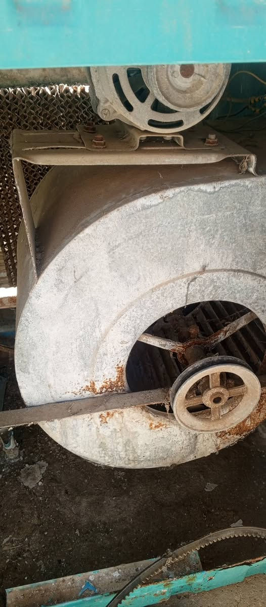 مبردة حجم وسط نظيفة كلش ماطور واتربم شغالات ستندر ما مفتوحات الشراي يتصل ع
***********
***********

