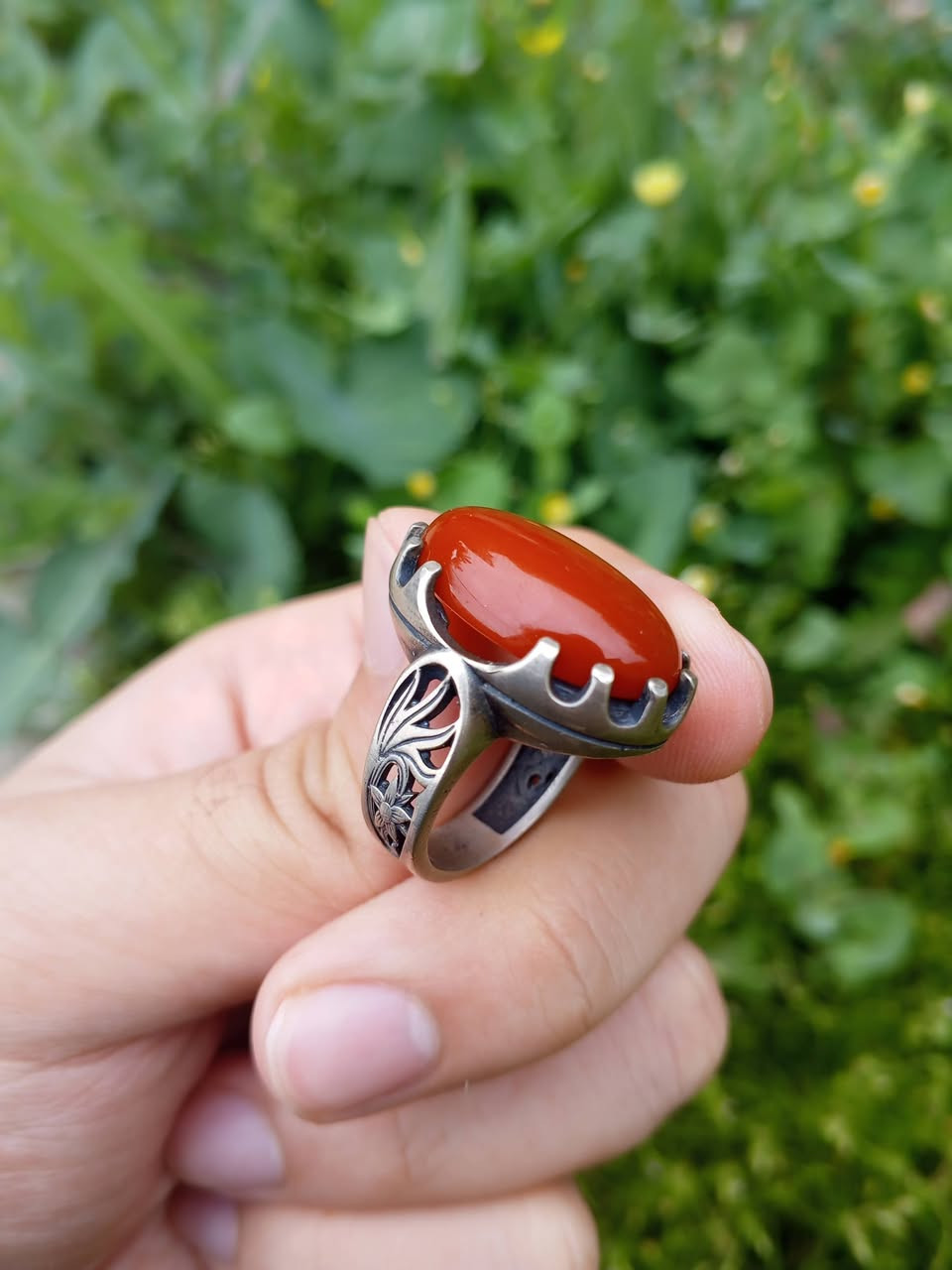 بسم الله الرحمن الرحيم 🌹
‎
‎خاتم عقيق يماني أصلي حجم كبير - فضة ثگيله عيار 925 مختوم 🔥
‎ 
‎السعر 75 ألف وبيه مجال للشراي وتددلون 🌟
‎
‎والتوصيل مجاني لجميع المحافظات العراقية يجيك الخاتم داخل علبة هدية 🇮🇶


**إذا كنت صاحب هذا الإعلان وتريد حذفه لأي سبب، رجاءا أرسل رسالة إلى الدعم الفني**