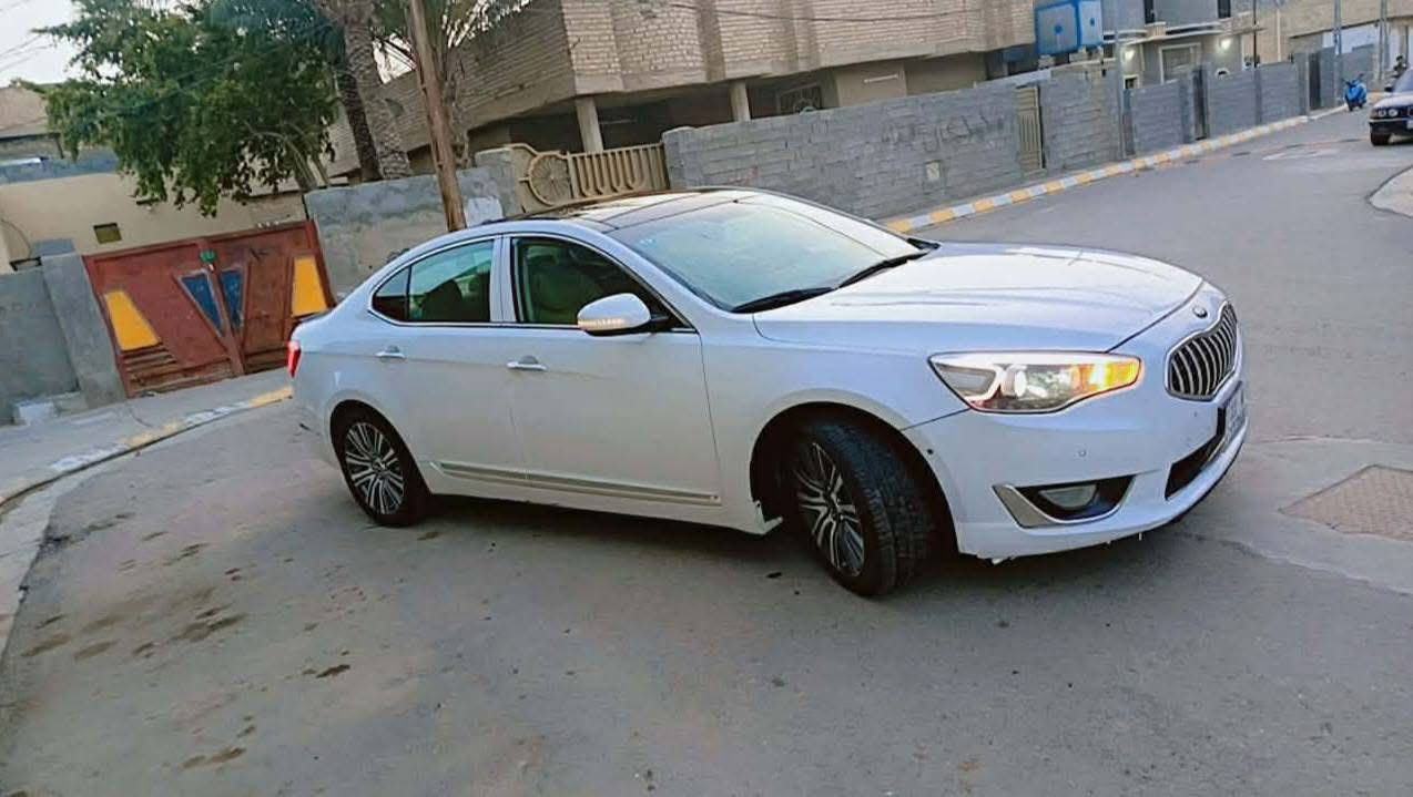 كاتنزة موديل 14 الون ابيض صدفي   مكينه 3 ونص  
 السعر 150 وبيها مجال بسيط وبيها سونار مكفولة رقم بغداد انكليزي باسمي تحويل مكفولة
