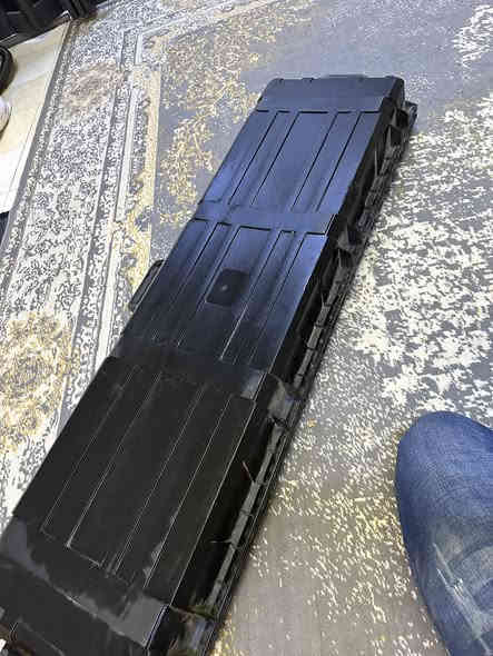 بوكس يصير فوك سباية مال جيتور اخذته جديد ٢٠٠ دولار حاليا نصف سعر ١٠٠ دولار ما مستخدم من داخل ابد فقط شكله من خارج يحتاج اله صبغ 
واتساب ***********
