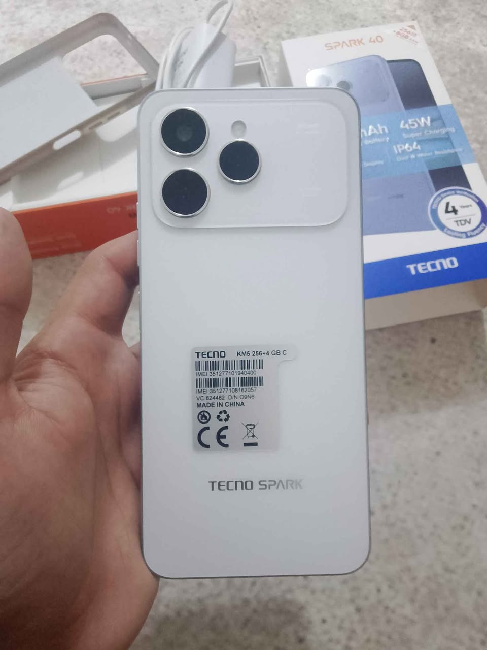 Techno Spark 40 
شبيه ايفون 17 جهاز استخدام اقل الشهر جديد كلش نضافه 100% كامل ملحقات كفر شاحنه اصليه و الكارتون وكرت الضمان السعر 120 الف تواصل خاص او وتساب *********** ناصرية, ذي قار
