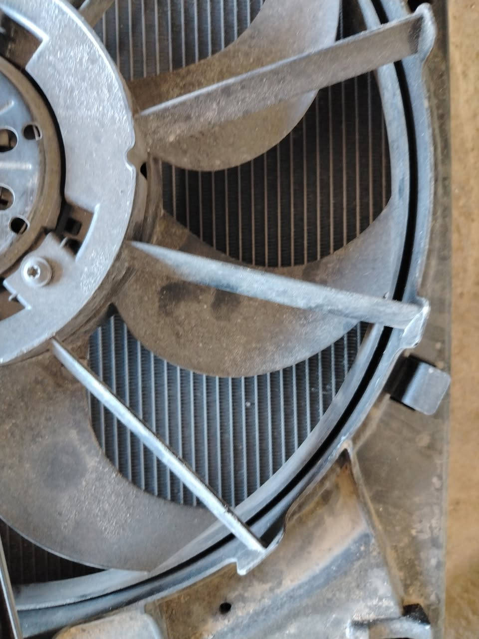 راديتر سافران ١٢ الئ ١٦
غير متواجد على الفيس
اتصل واتساب ***********
يوجد توصيل جميع المحافظات
