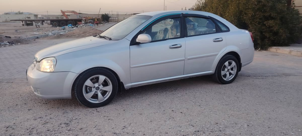 ابتره موديل 2006 وارد خليجي مكينه وكير اوتماتيك وحداديه وتخم تاير وكهربائيات كل شغاله سياره جاهزه مال جناي السعر 65 وبيه مجال الرقم ***********
