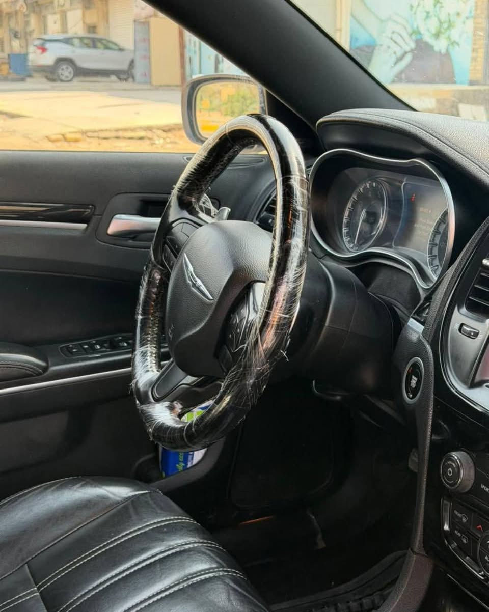 سلام عليكم 
للبيع أوباما موديل 2021 اصل 

فئة S ماشيه 157 كيلو متر 

سياره فول عده البنوراما 

حساسات امامي خلي اشاير بالمري 

بعد بيه هواي مواصفات 

حادثه بنيد امبدل وكاله 

وخشم جاملغ امامي امصلح 

بدون اريباك السياره 
ملاحظه سياره بأسمي رقم بغداد وين ما يعجبك المداور ثاني يوم

الاستفسار والاتصال ***********
