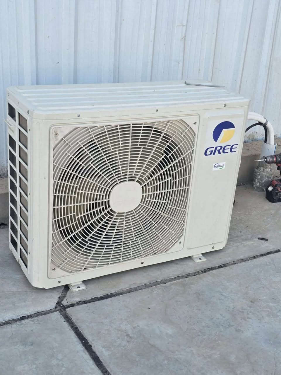سبلت گري طن ونص انفيرتر شغال وعلى الشغل سعره 450
***********
