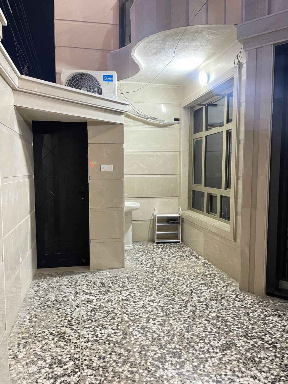 بيت لبيع منطقه البلديات ليون 150م واجهة 7 نص نزال20 طابقين ونص 5غرف 3صالات 3 مطابخ 3حمامات استقبال بناء 2014 محدث للاستفسار واتساب ***********
