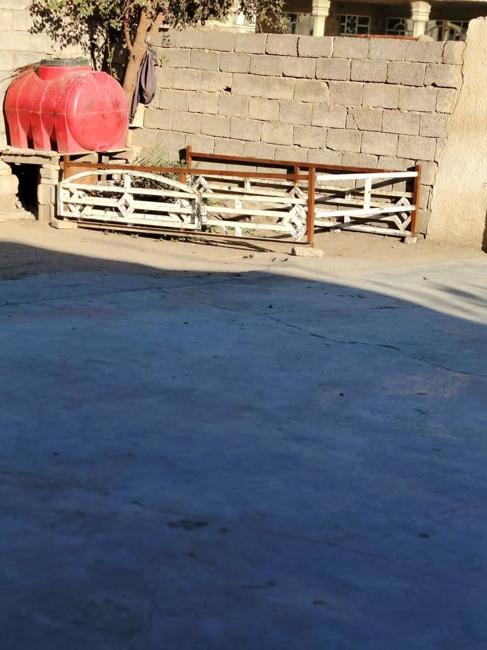 محجرللبيع مال عموشه مكان بغداد***********
