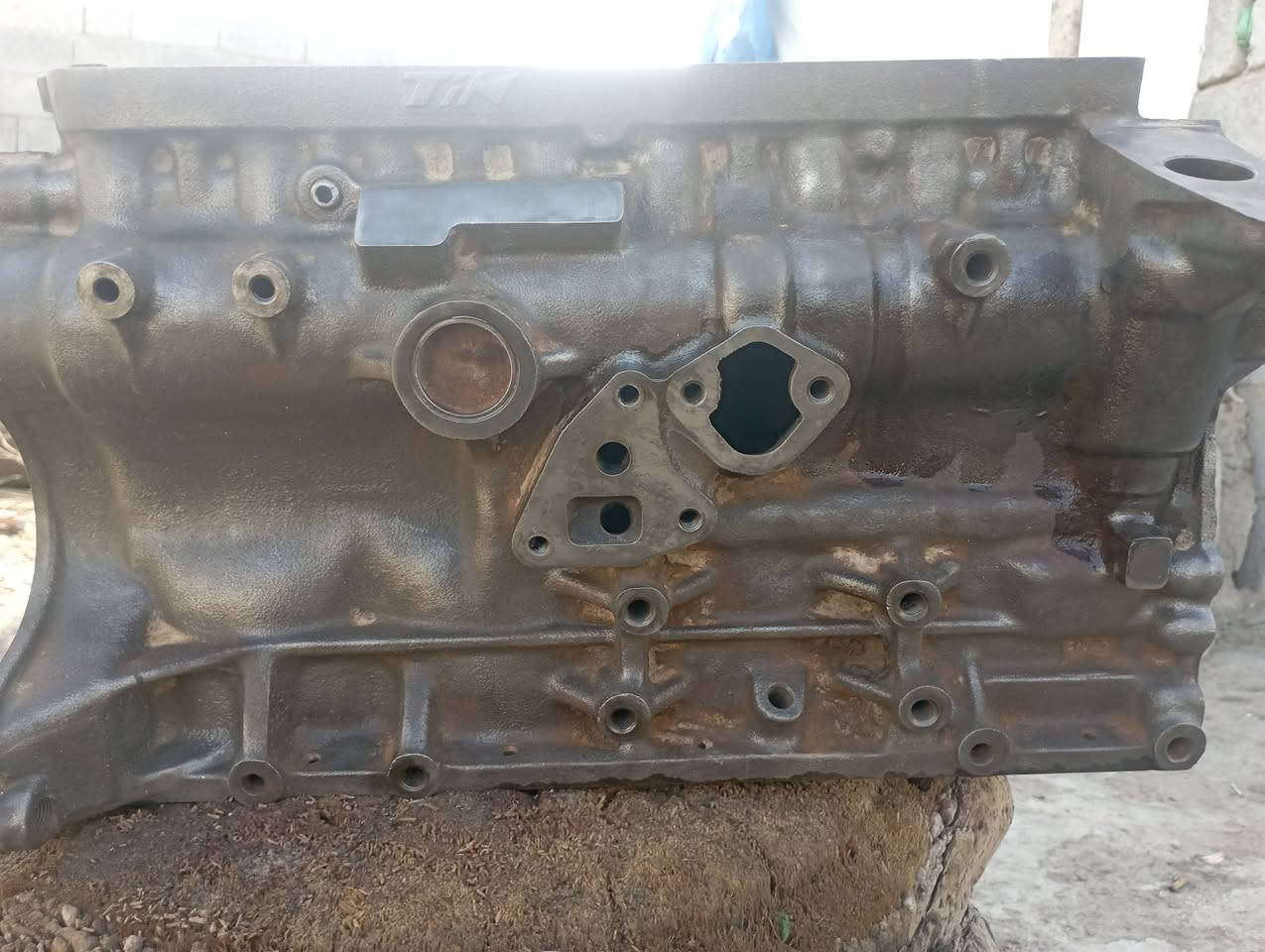 سلام عليكم اخوان عندي سلندر كريت ويل نضيف كلش يحتاج بس يطقات ورنكات بستم وعندي الكور جديد ويا السلندر السعر على خاص وعلى رقم ***********
