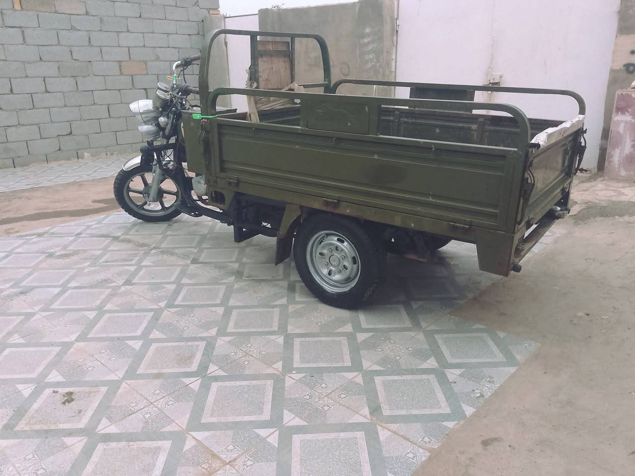 سلام عليكم شباب ستوته لبيع جمره مديل 19مكفوله كفاله مكينه كير اكسن بدي كفاله من كل ناحيه 
كهربايته كله شغاله مكان شطره سعر 1400 وبيه مجال رقم*********** لون زيتوني
