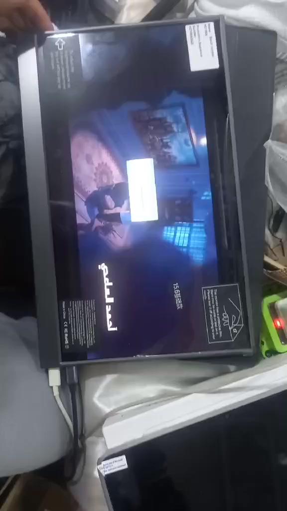 شاشة محمولة حجم 15.6 انج 
تحتوي على ثلاثه منافذ
1_تعرض من التليفون على الشاسه
2_تعرض من الابتوب على الشاشه
3_ينربط عليه سلايت او تيفي بوكس
سعرها مناسب جدا ٧٥ الف في بابل
لا يوجد توصيل


**إذا كنت صاحب هذا الإعلان وتريد حذفه لأي سبب، رجاءا أرسل رسالة إلى الدعم الفني**