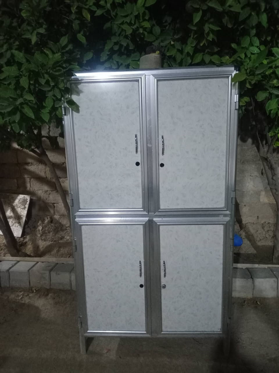 متاح للبيع غراض بيت بسعر مناسب
***********
***********
العنوان بغداد ابو غريب
