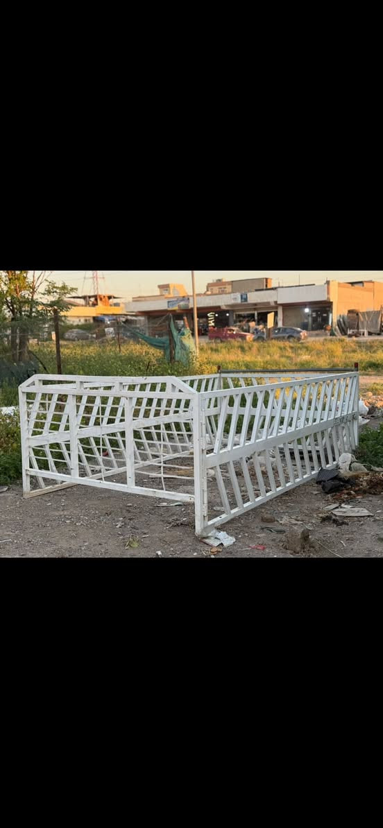 چەمچەی کیا بۆ ٢٧٠٠_٣٠٠٠ دەبێت بۆ فرۆشتن دەرگای تەنیشتی دەبیتەوە سبوخی نوێیە***********
