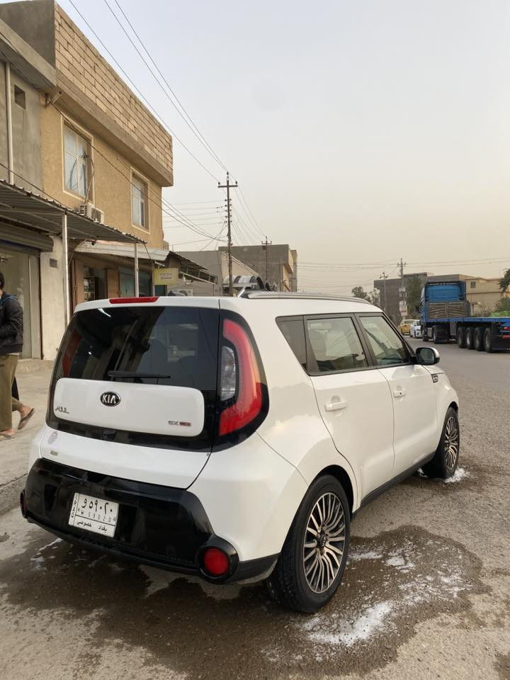 السلام عليكم كيا صول للبيع 2016 فول مواصفات لمتد بصمه شاشه تحكم ستيرن تحكم كشنات بصمة ابواب بنراما السياره جاهزه مابيه نقص بيه 3 قطع صبغ فقط بدون دواخل رقم بغداد تحويل مباشر مكاني بابل حي الزهراء *********** 
السعر : 113
