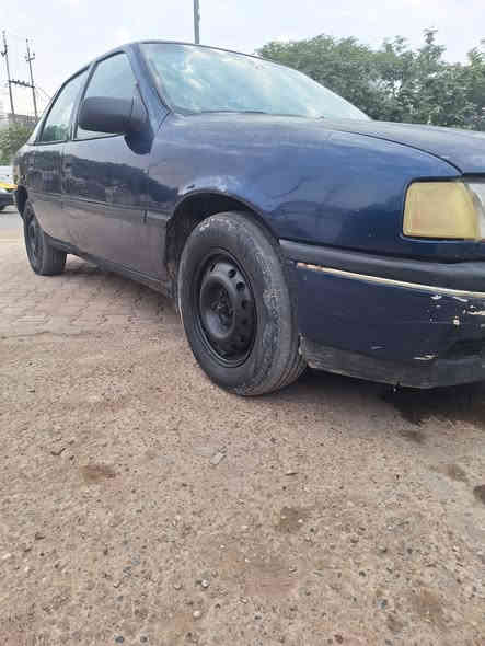 اوبل فكترا موديل ٩٤
محرك ٢٠
دشبول وستيرن نفخ
جام كهربائي
كير جديد 
محرك نضيف
كهربائيات شغالة 
سايد بريك شغال
صدرها نضيف
باتري جديد
دوشمة وارضيات جديدة
تايرات تعبانات 
جلح بالقمارة والبونيد 
سنوية جديدة 
شرط التحويل
الشرعي و مستمسكاته ورقم تليفونه
 موجودات
السعر ٢٥$ وبيها مجال بسيط
مكان السيارة ديالى جلولاء 
***********
