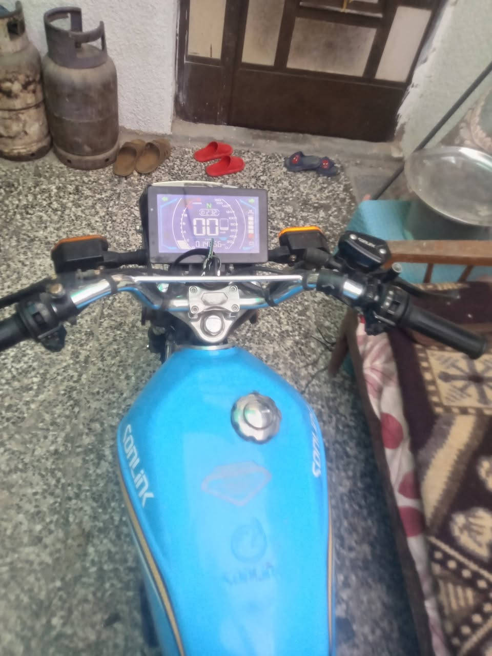 السلام عليكم دراجة كير سيفان موديل ٢٤ دراجة جديدة محرك ٢٠٠ محرك ناعم كهربائيات شغالة دشبول شاشة اكتروني لون مميز سعر ٦٥٠ بيهة مجال بسيط هاذ رقمي *********** مكاني بغداد الكريعات
