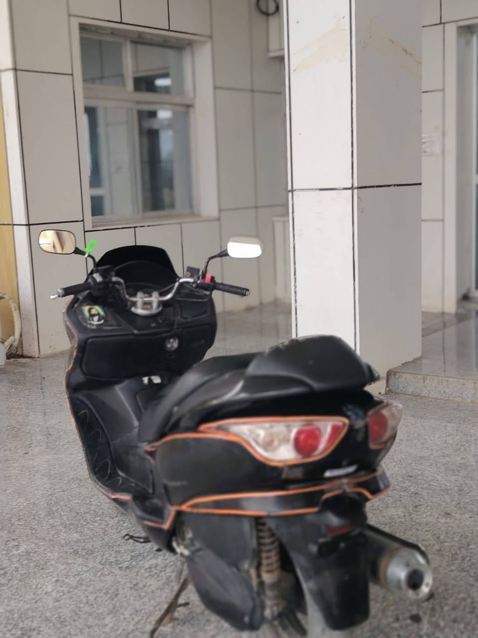 اعاده نشر بسبب الوعود الكاذبه معه حتراماتي لطيبين 
سلام عليكم مره خصت مدير الكروب
 فورزه ٠٨ بصمه
   اسود طافي اوراق دراجه
 كامله مكينه مكفوله شريط فسفوري
 كهربايات كلهة شغاله ولا شي بيهة نقص
 تايرات جدد باتري جديد الدراجه ماملعوب بيهة صالنصه كاتم سايد بريك
 مانع نزلاق حساس بعد قفل ستيرن كلول جنطه 
وانه بخدمت الشراي مكاني عماره كحلاء هاذ رقمي
سعر٨٠٠ مجال قليل 
*********** خابرني وبخدمتك خاف ماتحصلني خاص 
هسه عايفلها صالنصه رياضي 
وموجوده الكاتم
