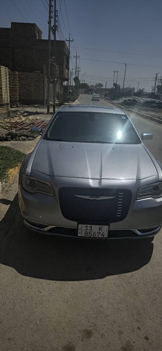 سلام عليكم اقره المنشور قبل كلشي
اوباما كرايسلر موديل 2017اصل 
بيها بارد اموضح بالسونار والسونار ع الخاص
قطرة صبغ مايبها مكةله من لغد وشاصي
مواصفات السيارة 
شاشاه كار بلي
تبريد تدفئه كشنات
هيتر سترين
ستيرن كهربائي 
برده خلفيه كهربائية بس مشكله بالسكه مالتها
تايرات جدد قبل ٤ ايام بدلهن
سياره جاهزه ترايك من الزبير الزاخو 
السعر 235$ والشراي هلا بي
رقم صاحب السياره 
***********
مكان السياره ناصريه
السياره بيها بارد اي صبغ مابيها
الشراي ادزلك سونارها خاص
