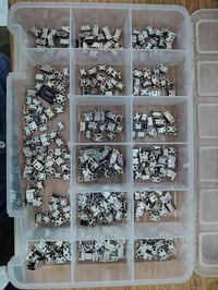 وقطع غيار للصيانة افلاتات+شواصي+ بطاريات+شاشات قواعد شحن +أشرطة +بصمات...