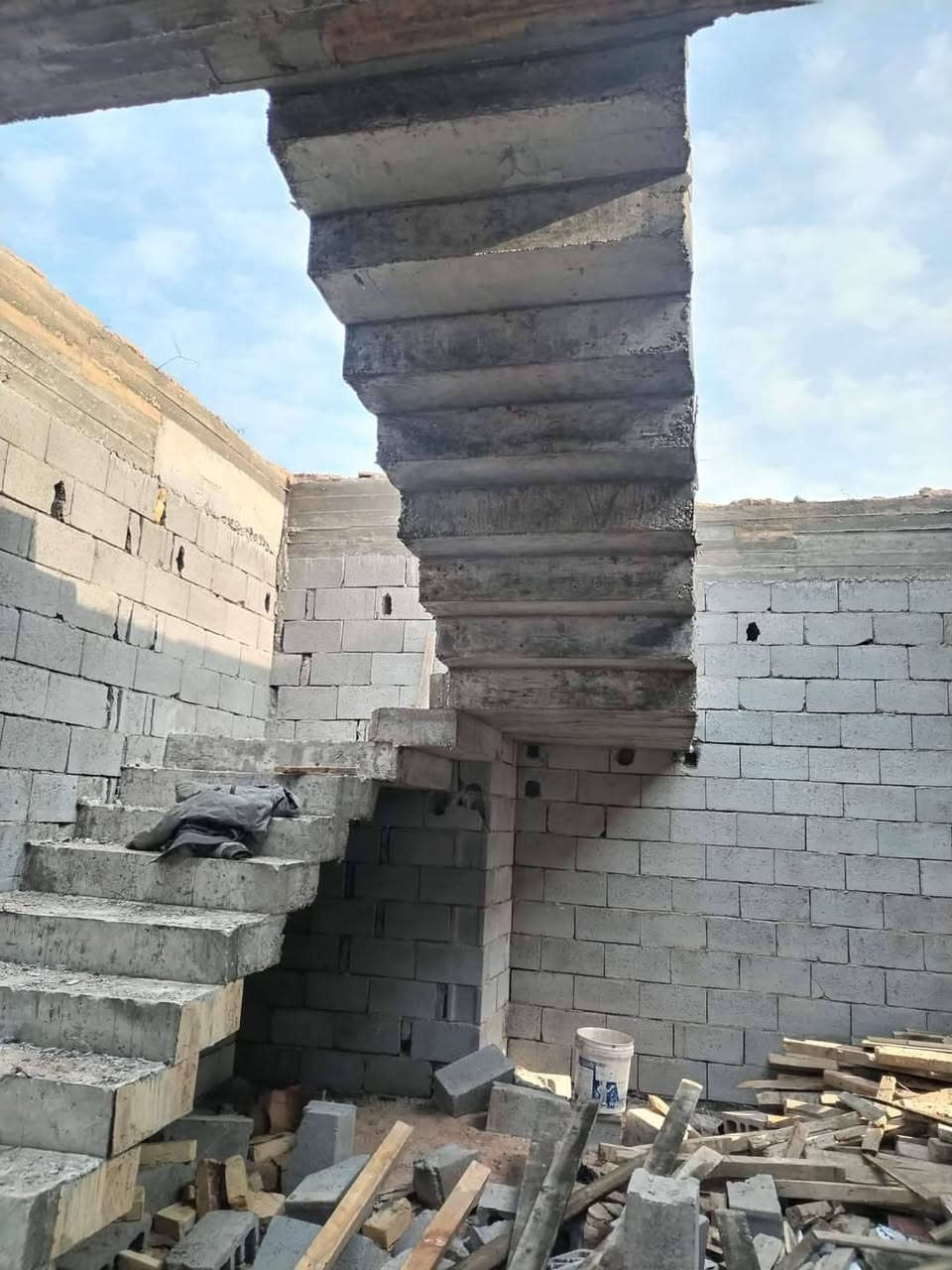 دره الخليج للمقاولات البناء والقالب وصب وتسليم هياكل بناء هياكل طابوك وبلوك حدل وفرش القطع اسيجه للبساتين مكاني البصره ابوالخصيب ***********# ابو الخصيب, البصرة
