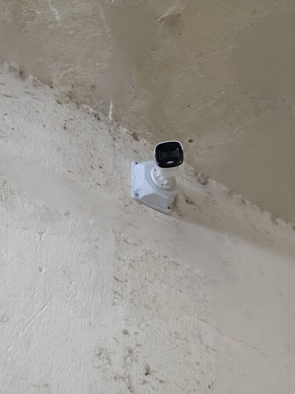 السلام عليكم ورحمة الله وبركاته 🌹
الحمد لله، هذا جانب من عملنا في تأسيس ونصب كاميرات المراقبة.
نجهزكم بكافة المواد مع التنصيب (شغل كامل ومضمون).
📍 مكان العمل: داخل النجف الأشرف فقط.
📞 للتواصل والحجز: ***********
وبيكم خير وتدللون علينا، أهلاً وسهلاً بكم.
