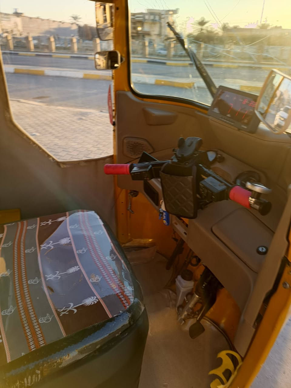 تكتك ٢١ البيع بسمي محرك خير من الله مكفول تكتك نضيفه   كامله بعقوبة التحرير السعر ٧٤٠٠ وببهه مجال ***********
