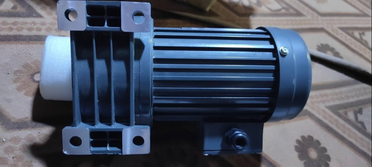 للبيع الدريل 85 الف والماطور 180 الف. الكترات واحد 180 الف والثاني 230 الف موضح بالڤديو الفرق. للاستفسار ***********
