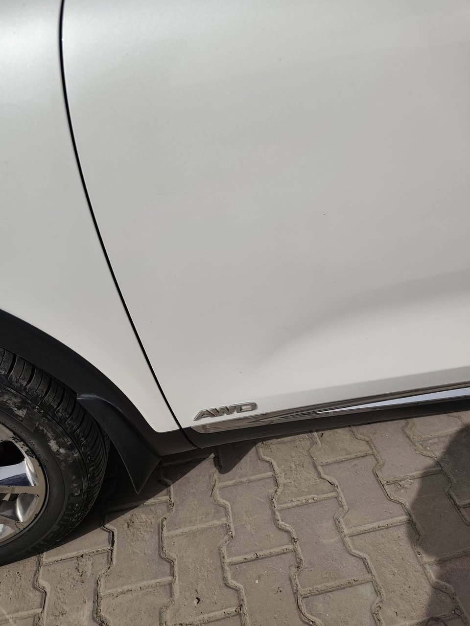 السلام
 عليكم بيع سورنتو ٢٠١٥ شكل ١٦ خليجي فول مواصفات عدا جنطة مو كهرباء فور ويل ٦ سلندر كشنات كهرباء كشنات تدفئة وزراك لايت وترحيب وبردات خلفية مكفولة من الضربة والبارد والصبغ لون صدفي ابيض . العنوان بغداد ***********  السعر 20800 .السيارة ماشية ٩٥ الف وباسمي
