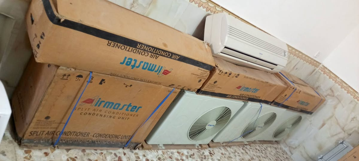 4 قطع جديد كارتون 2 طن ثري فيز شلع مليون 700 غاز 22 ابلا عنوان حي الزهراء شارع المدارس اي استفسار خاص او أتصال ***********
