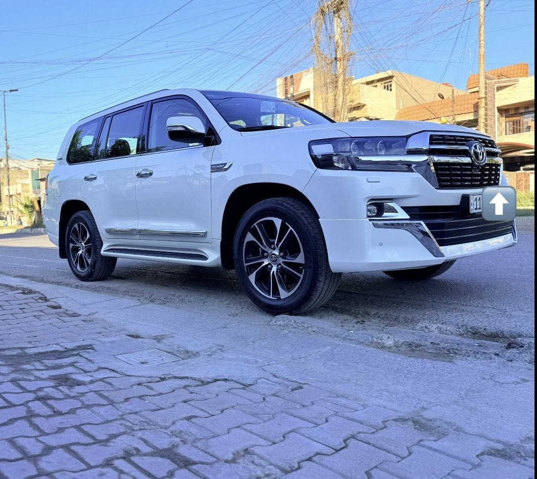 السلام عليكم
لاندكروز بحريني  2021 باب اول مكفولة كفالة عامه من الصبغ والضربه فول 1/1
مواصفاتها 
كشن 3حركات
حساسات اماميه خلفيه
3شاشات
جنطه كهرباء
داخل قرميدي
السعر 570 وبيها مجال بسيط 
للاستفسار الاتصال 
***********
