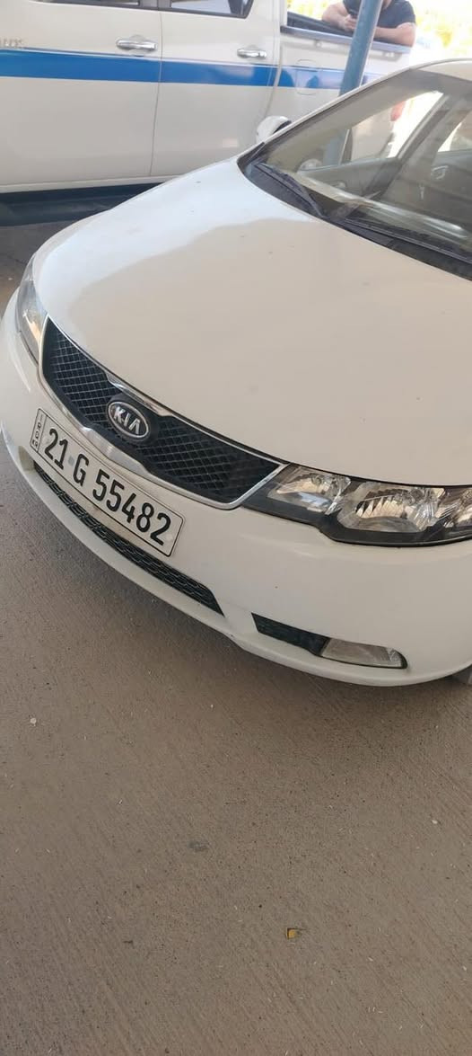 سيراتو 2011
رقم سليمانيه الجديد
هزه جديده وسنويه لل2030 باسمي
مكان سياره بغداد
لون ابيض خليجيه مصبوغه حزام
تخم تاير جديد 
حساس خلفي
مري كهرباء
داخل لونين كشنات وبطاين
مبدل كير جديد
تبريد وتدفئه شغال
محرك 1600 
كير 6 نمر
تحكم ستيرن
  دواخل بلاديه من سيدي ودوشمه بلاديه
السعر ب92
***********
عمر
