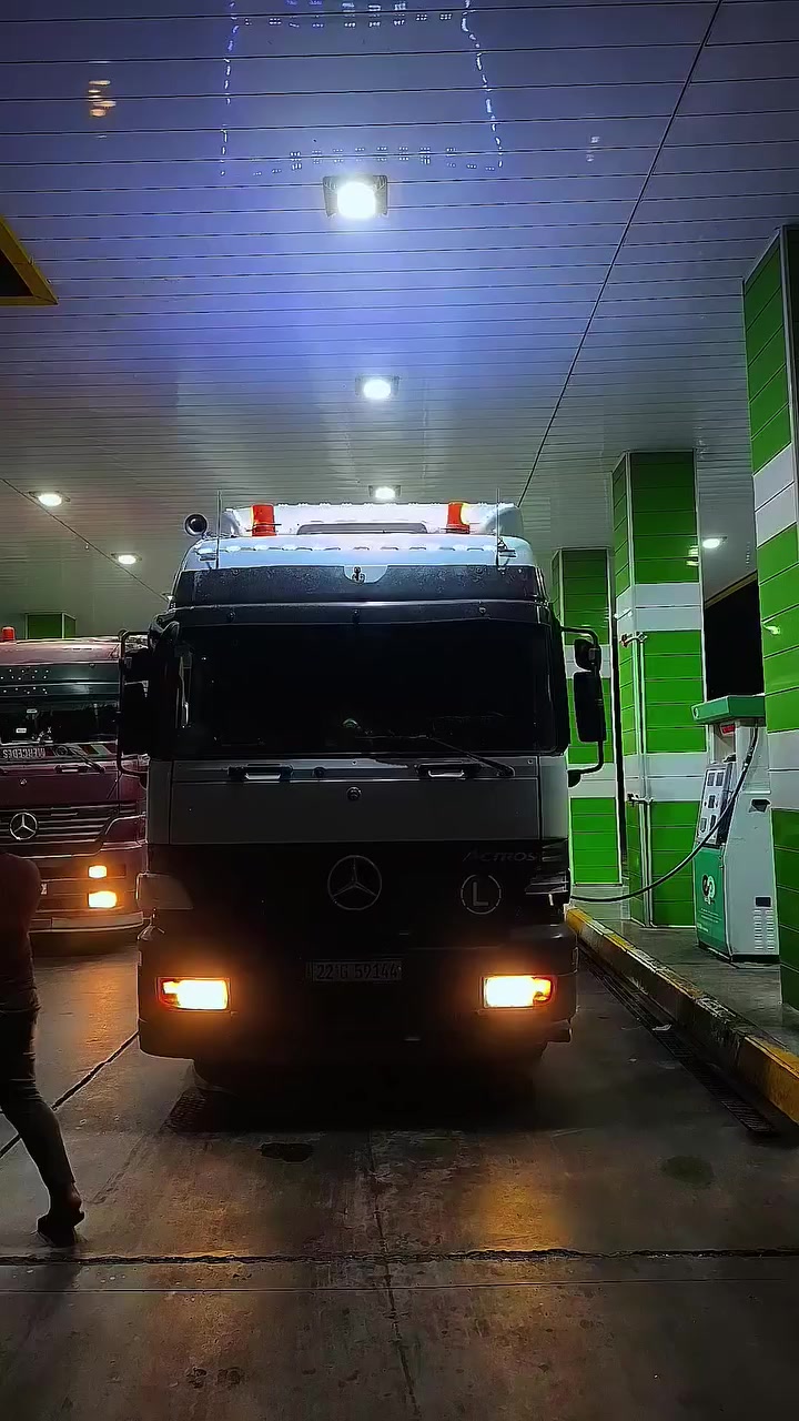 السلام عليكم اكتروس ميكه موديل 2000 حجم 1848 تخم تاير سياره لا صرف ولا بخار جي بي اس  سنويه جديده السعر 275 وبيه مجال الرقم الهاتف ***********
