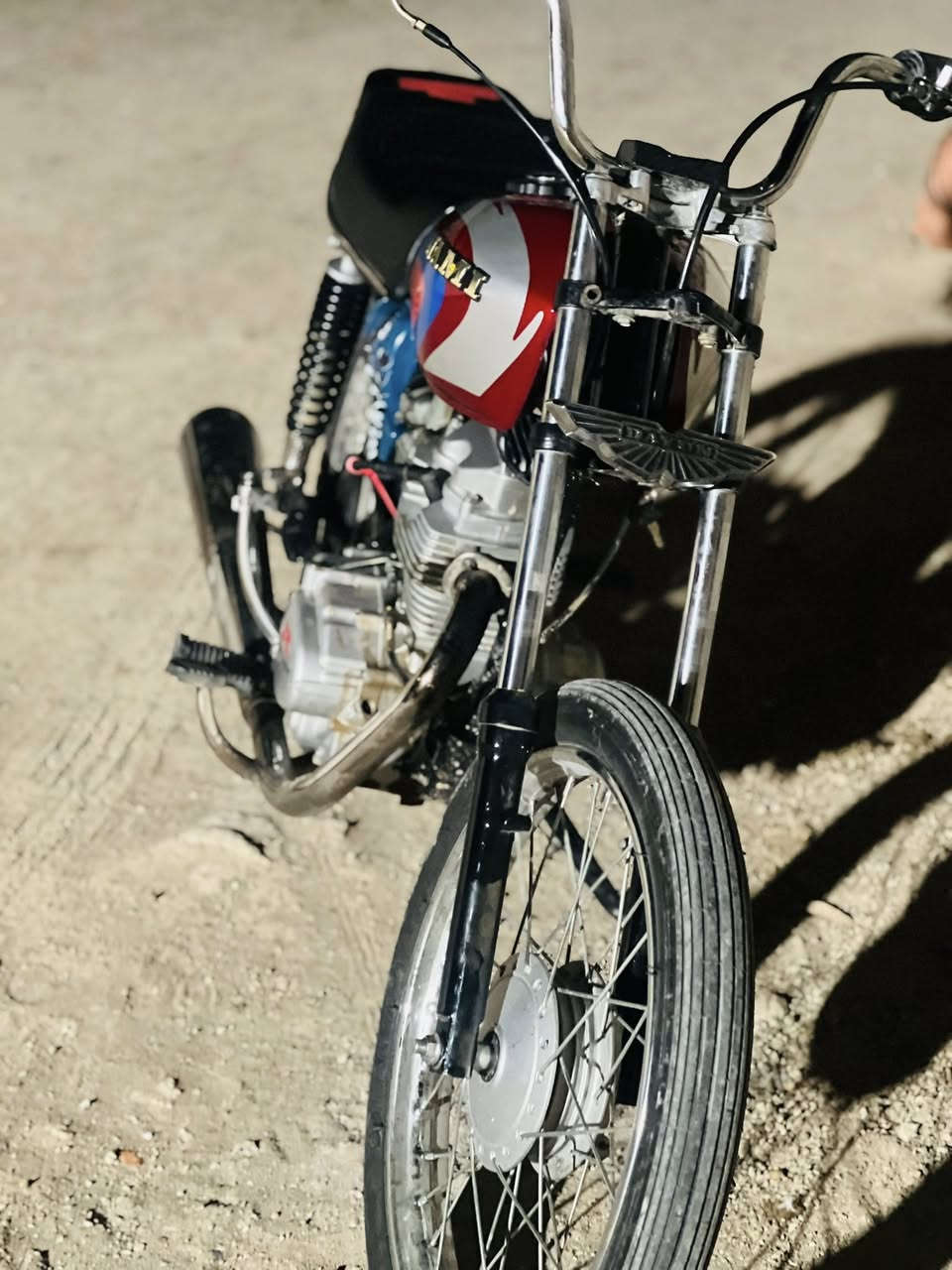 السلام عليكم دراجه تعمير
كله 26 شاصي شلامجه اصلي 
مكينه رابيدو 
دراجه مفوله 
***********
