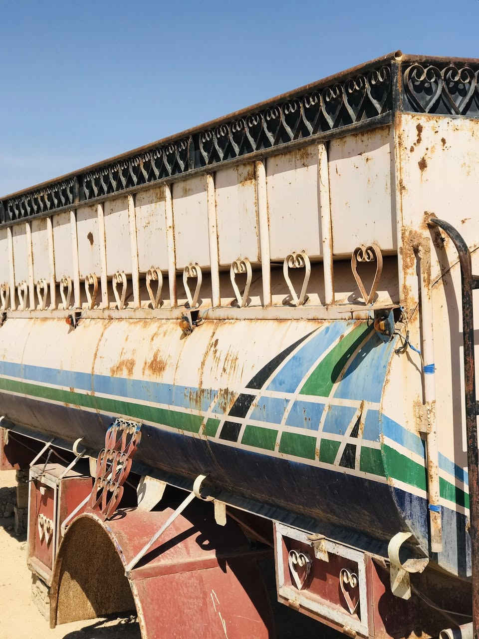 اسلام عليكم 
للبيع تانكي مال اقجم 
كهربايات جاهزه مكفول من الخياس وتسريب الماء مكان الانبار قضاء عانه الاستفسار *********** مكلف بل نشر
