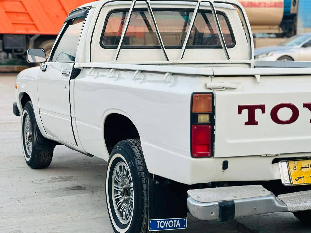 تويتا بيكاب تك موديل 1982
حزام سبوخ لسر جوانى كراوه سقفى بوياخ نيه
تايه تازه سنوى رقم اصلى  ساحب سنوى مردوه جوار تايه لوك نوقسانى هيج نيه زور جوانى ماوتوه 
سعر 35 ورقه و كميك مامله 
 نوقسانى هيج نيه مكينه و گير بشرته *********** كالار, السليمانية
