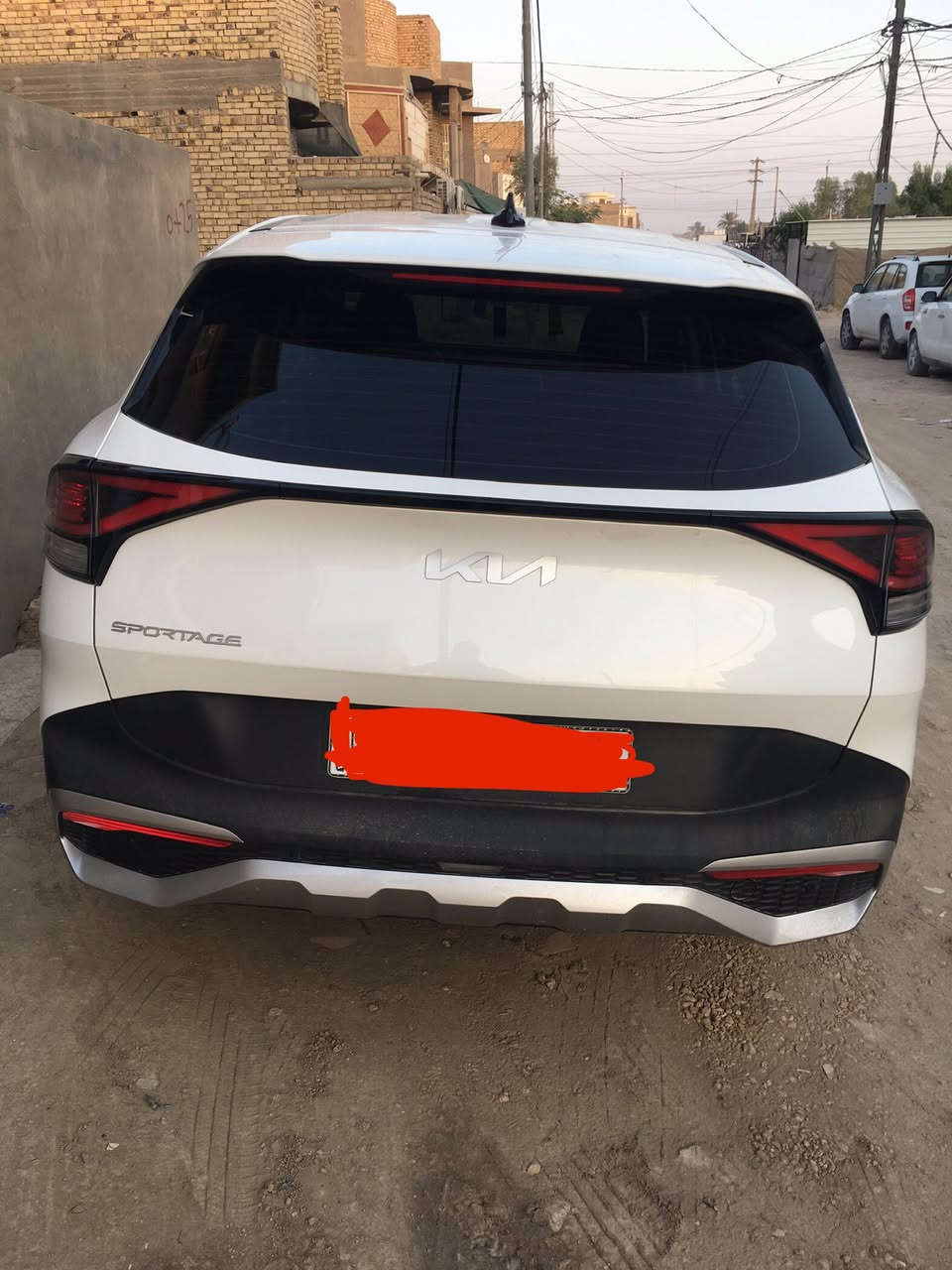 سبورتج وارد كوري غاز فقط موديل 2024 محرك 2000 بصمه تشغيل عن بعد شاشه متصله كشنات تبريد تدفئه وستيرن تدفئه اوتو هول درايف مود تحكمات تبريد وغيرها لمس مانع انزلاق حساسات اماميه  وخلفيه هاند بريك دگمه تحكمات ستيرن   اشاير يالمري بصمه دخول مري شفط بيه صبغ باب خلف السائق فقط. مرقمه قادسية ب اسمي للاستفسار ***********
