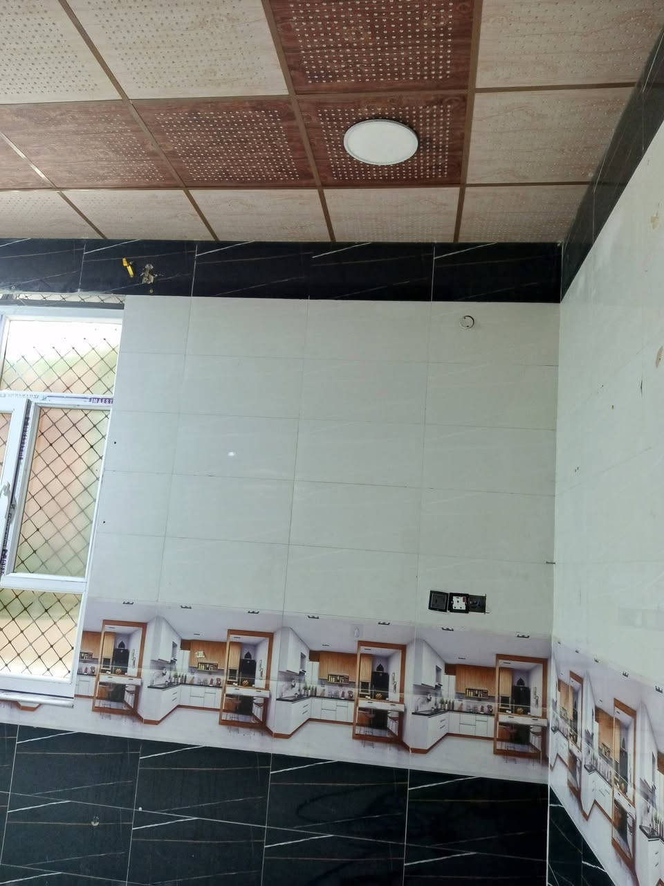 متاح بيت للإيجار جديد وجاهز من كل الجوانب.
مساحة ٢٠٠ م طابق واحد..

نهاية الاسكان الصناعي مقابل معمل ماء ارو

يبعد عن شارع الرئيسي ١٠٠ م ..

سعر ٣٥٠ شهري ..***********
