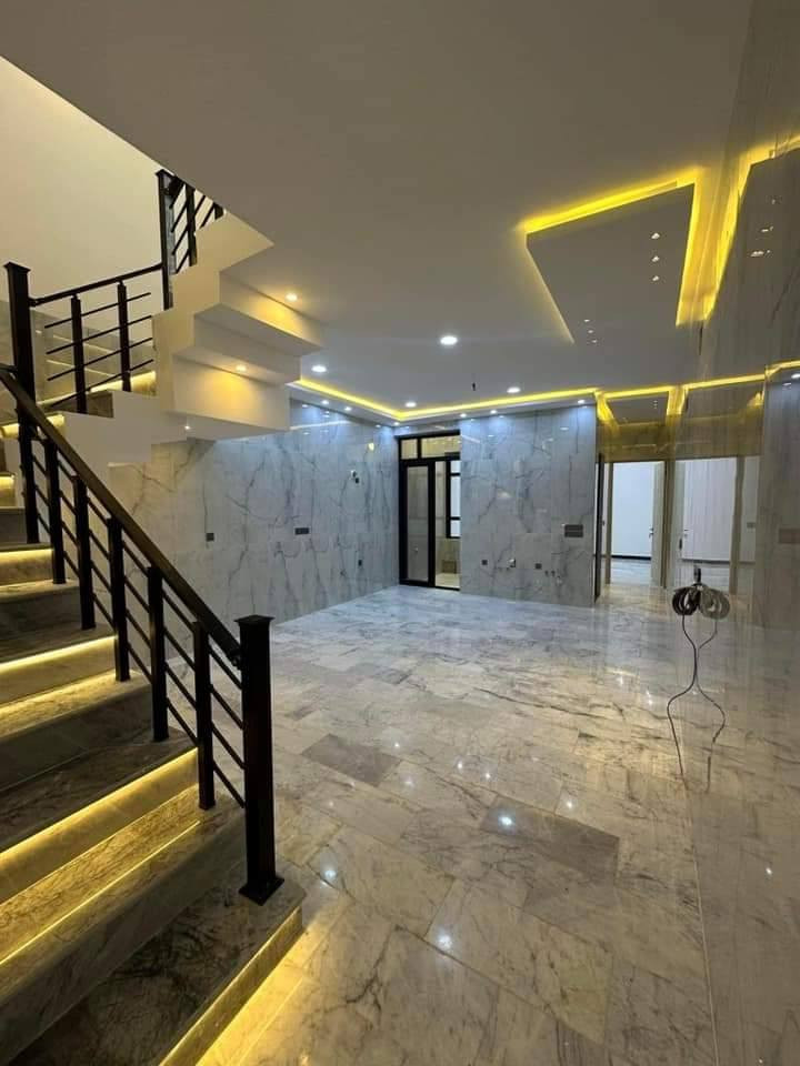 أشتغل صباغ بيوت تصليح بياض صبغ وجهات بنايات عاليه تغليف وراق جدران طلس ستان شغل ترميم بيوت شغل مرتب ونضيف من بغداد ***********
