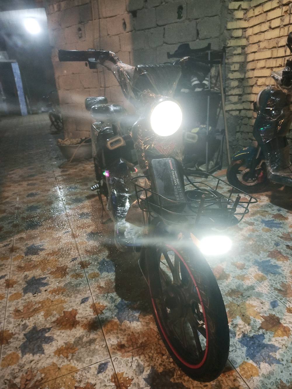 دراجة شحن 
للبيع مستعمل 
بطاريات 4 جديدات
مكاني ابي الخصيب نهر خوز 
السعر : 225 الف وبالخدمة للشراي