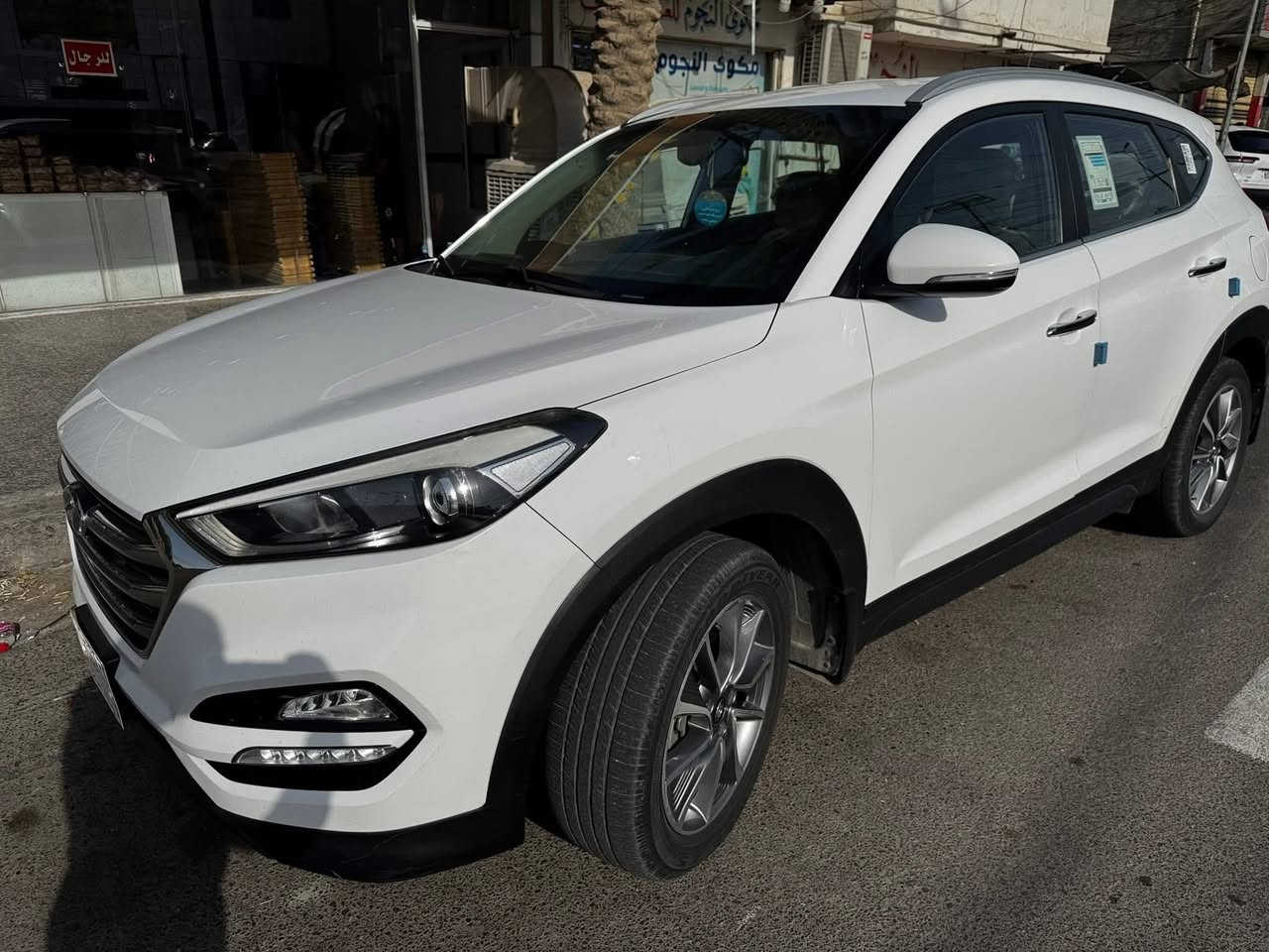 السلام عليكم
للبيع توسان 2018 خليجي

السعر 182 ورقة

بيها بارد بالباب الايمن الخلفي وتكحيل كارت

رقم بغداد بإسمي

شاشة كبيرة

كاميرا خلفية

يدات نيكل

مري شفط مع اشاير

لد نهاري

تحكم ستيرن

كشنات جلد

تطعيم الداخل صاجي

ثلاث وضعيات قيادة (سبورت,عادي,ECO)

تبريد قطعتين 

مكينة 2000

ماشية 130 الف كم قابل للزيادة

(مرفق صور السونار من اشتريتها سنة 2024. نفس الملاحظات)

للاتصال ***********

العنوان: كرادة خارج
