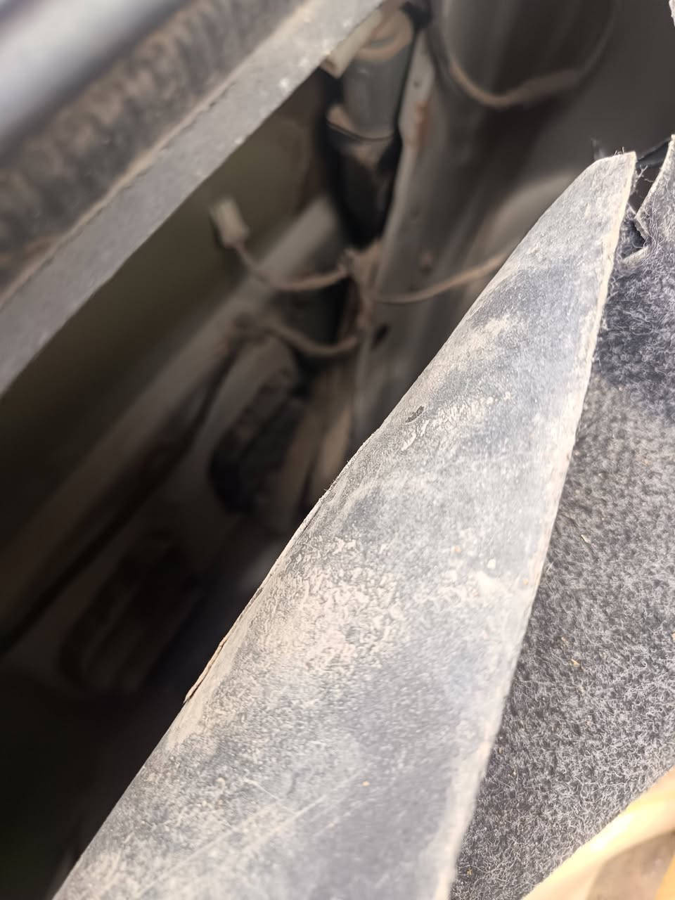 سلام عليكم فراشه للبيع مديل97 مكان السياره نجف سعر 35 وبيها مجال سنويه للسته وعشرين مكيينه مسكر ***********
